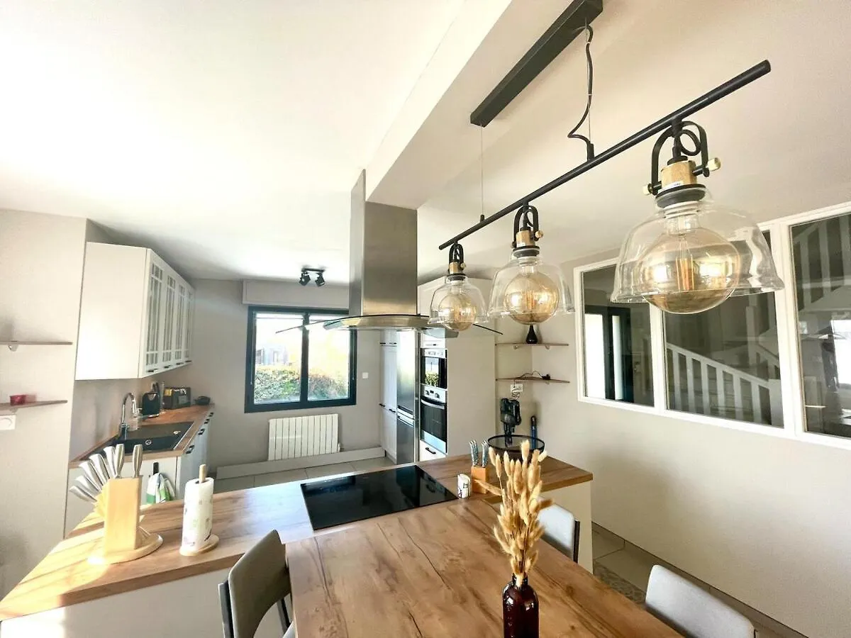Holiday home Villa Spacieuse & Moderne, Proche Des Plages Saint-Briac-sur-Mer